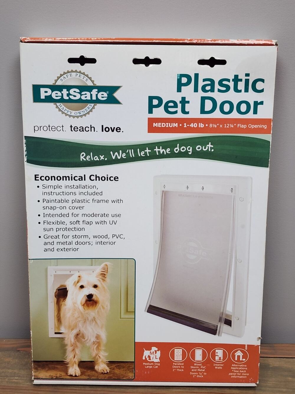 PetSafe Plastic Pet Door Medium Dog Cat Up to 40 lbs Flap size 8-1/8" x 12-1/4"